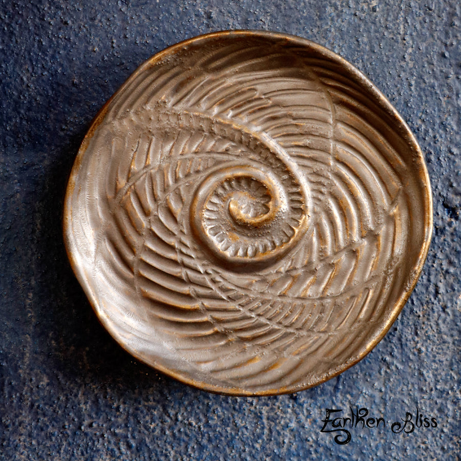 Bronze glazed swirl plate