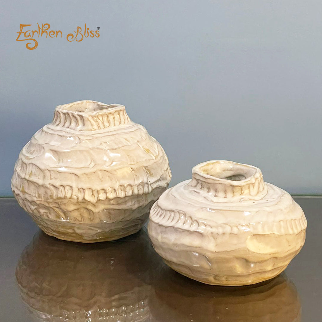 Natural Off-White Textured Round Pot