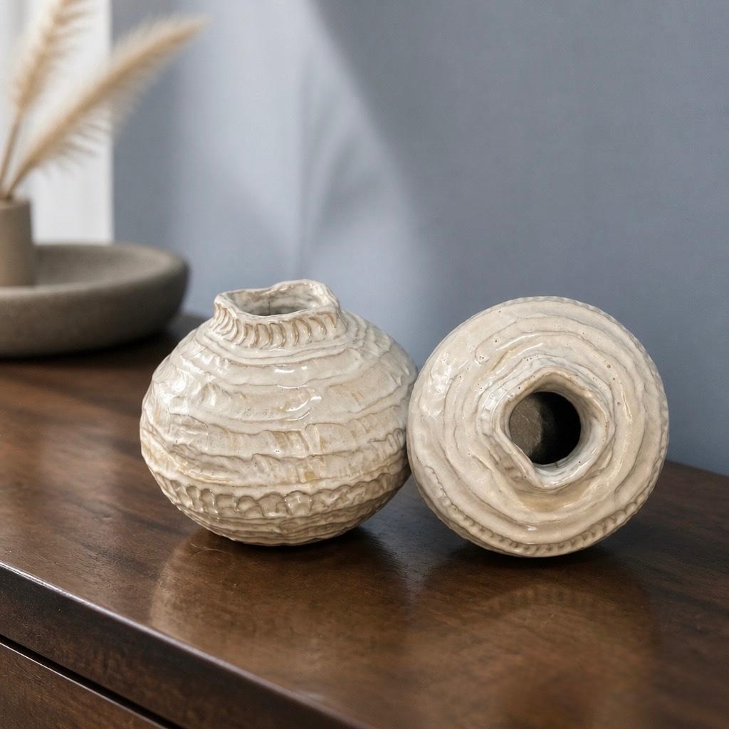 Natural Off-White Textured Round Pots